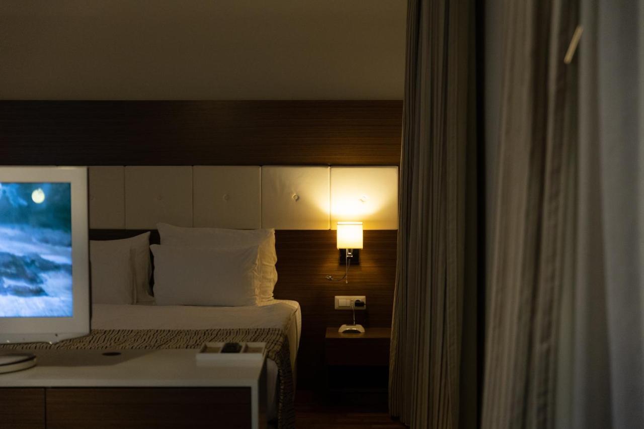 פג'ה Hotel Dukagjini מראה חיצוני תמונה