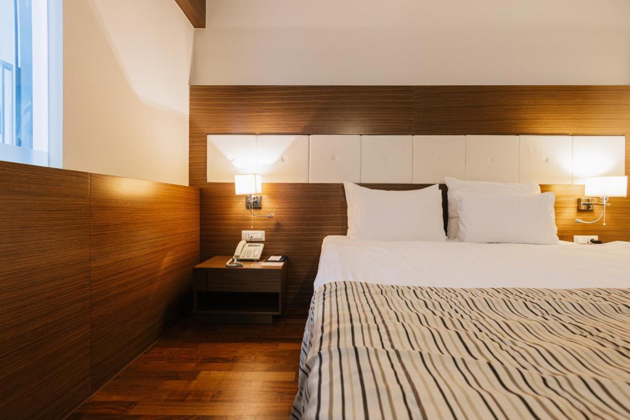 פג'ה Hotel Dukagjini מראה חיצוני תמונה