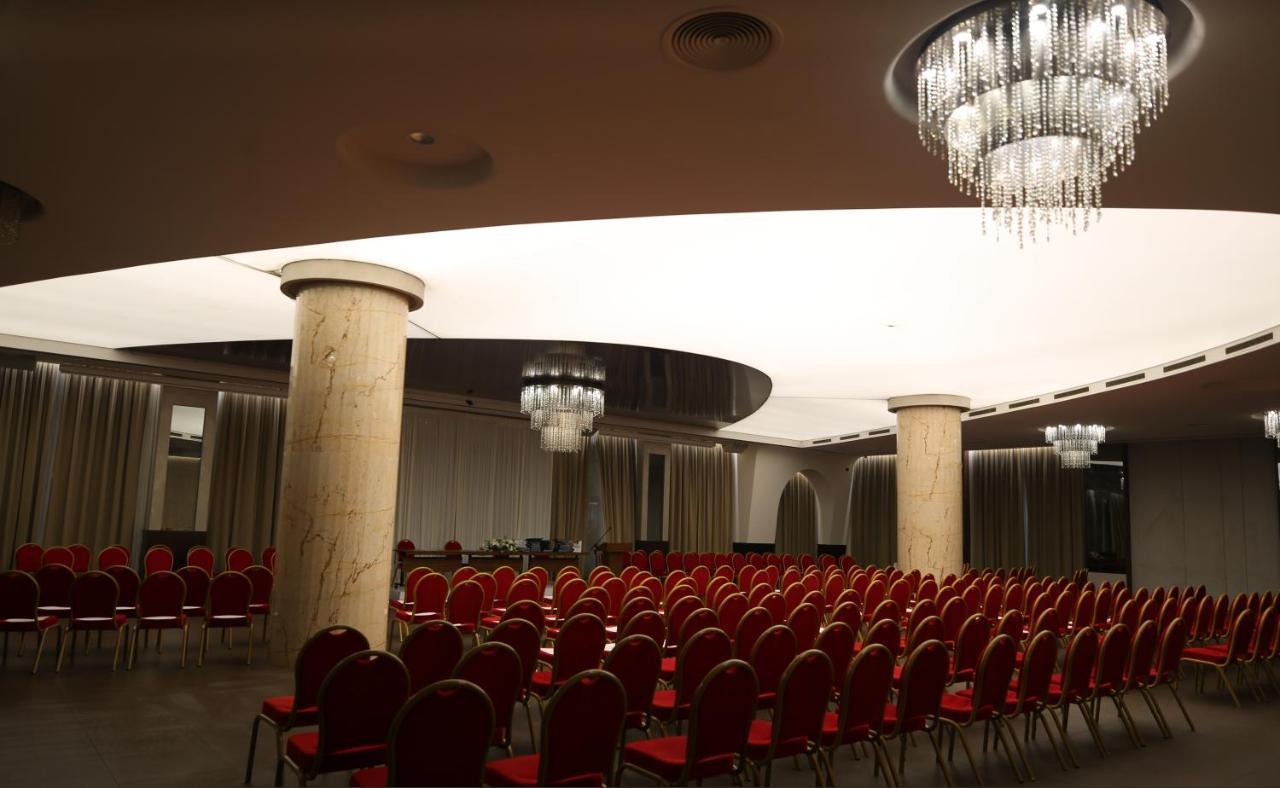 פג'ה Hotel Dukagjini מראה חיצוני תמונה