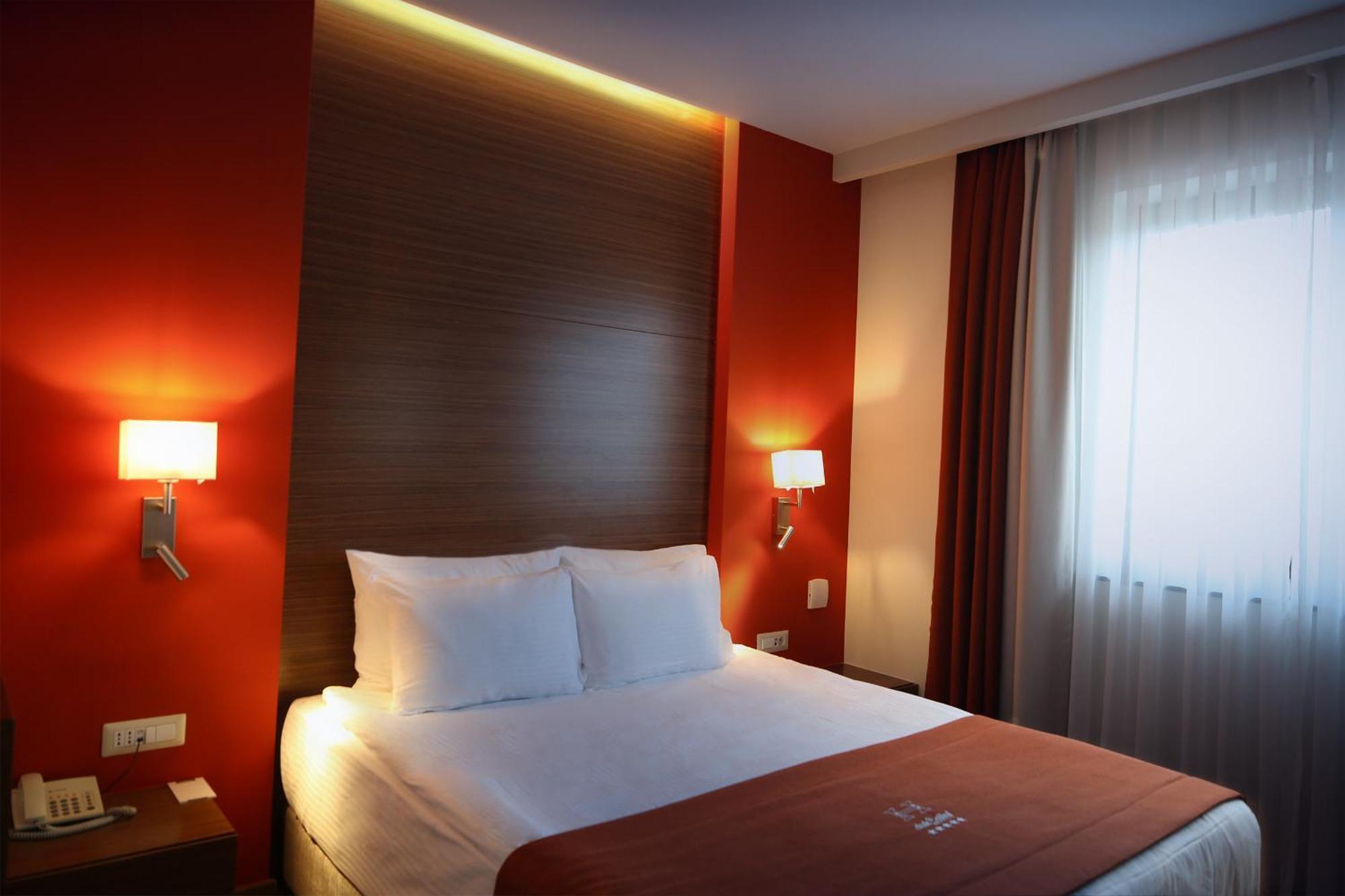 פג'ה Hotel Dukagjini מראה חיצוני תמונה