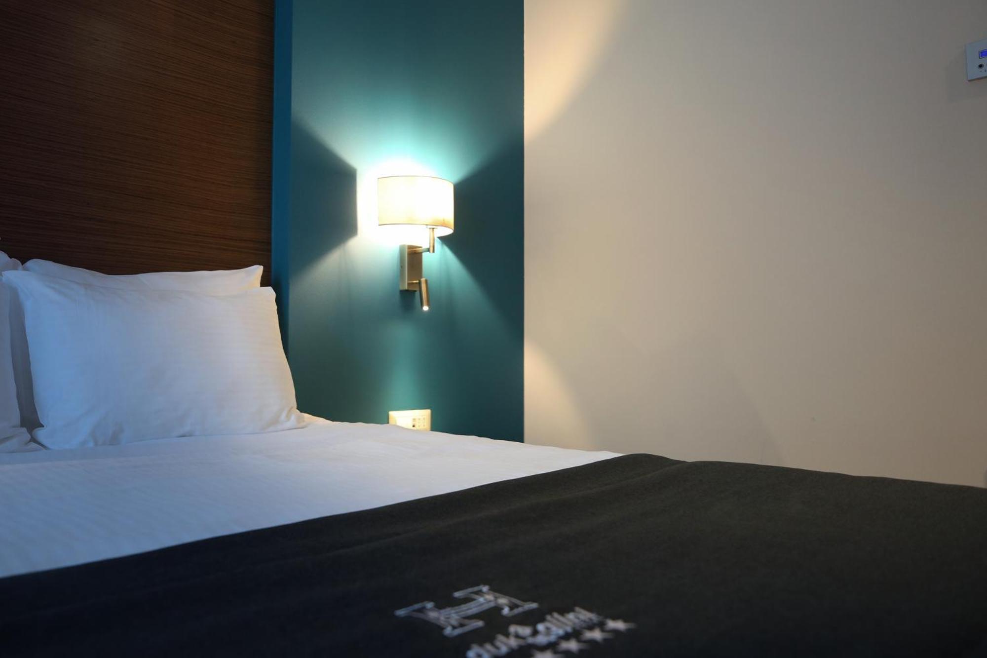 פג'ה Hotel Dukagjini מראה חיצוני תמונה