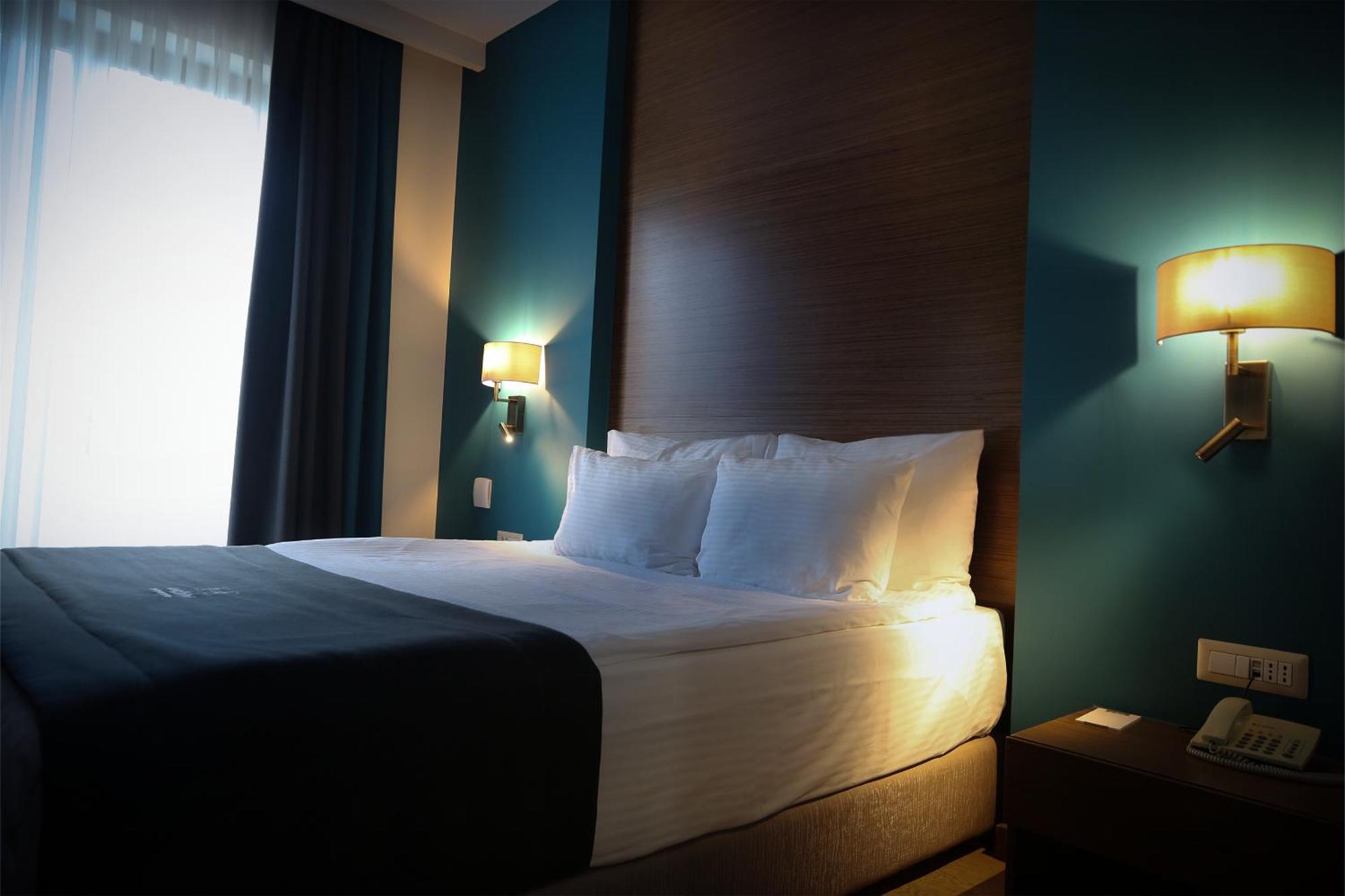 פג'ה Hotel Dukagjini מראה חיצוני תמונה