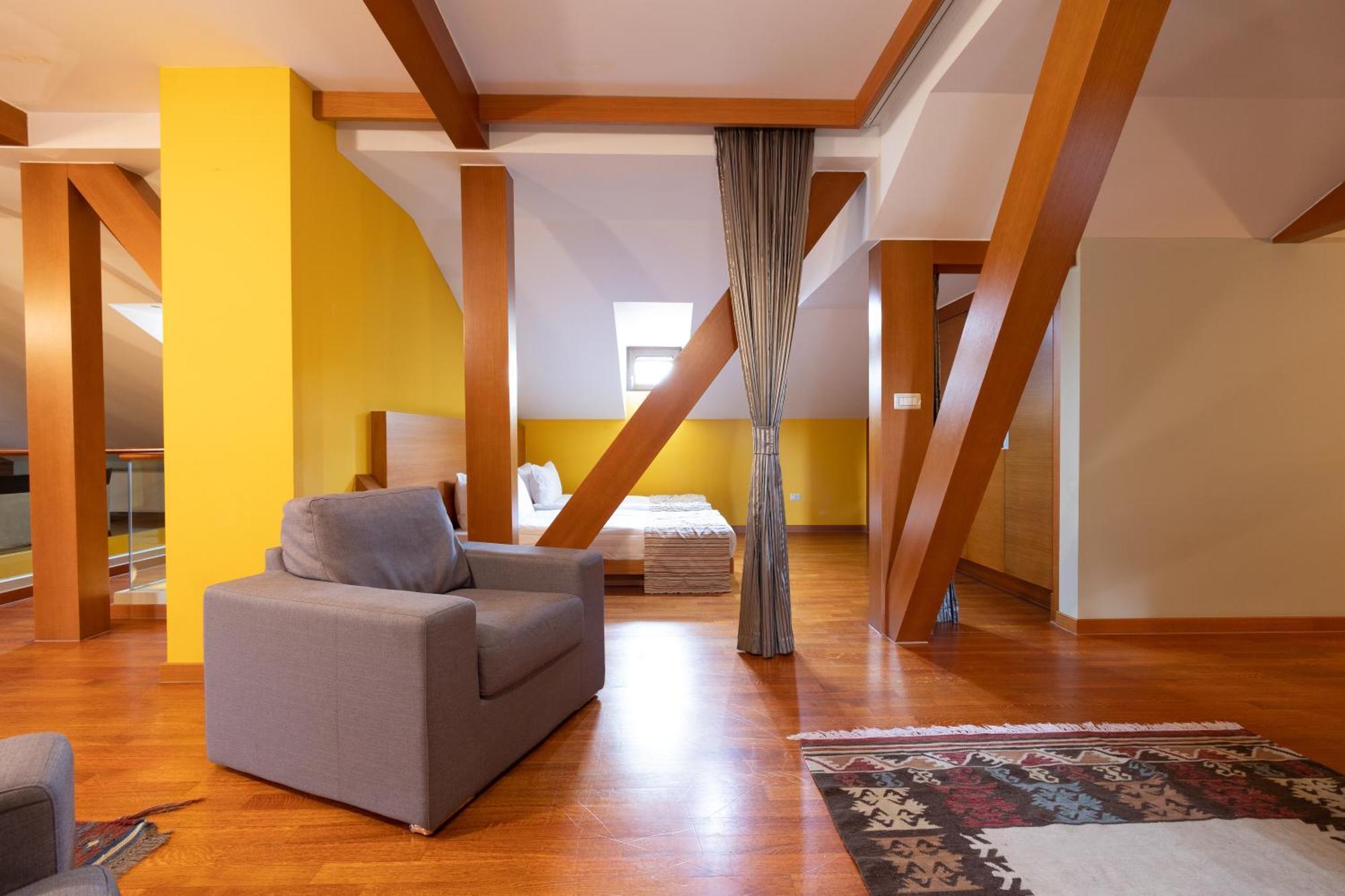 פג'ה Hotel Dukagjini מראה חיצוני תמונה