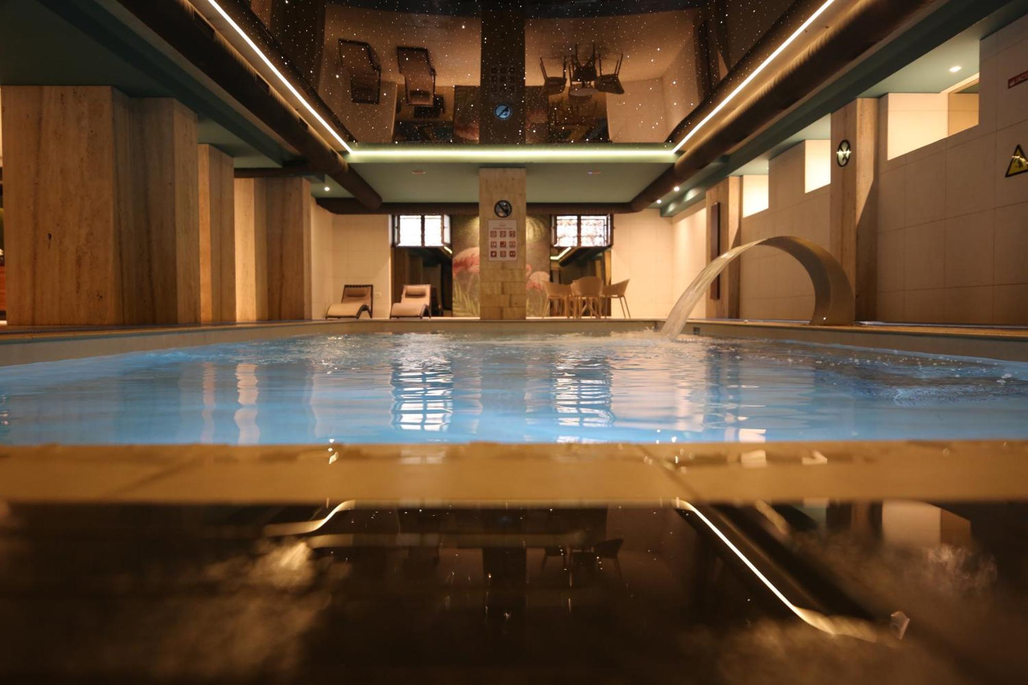 פג'ה Hotel Dukagjini מראה חיצוני תמונה